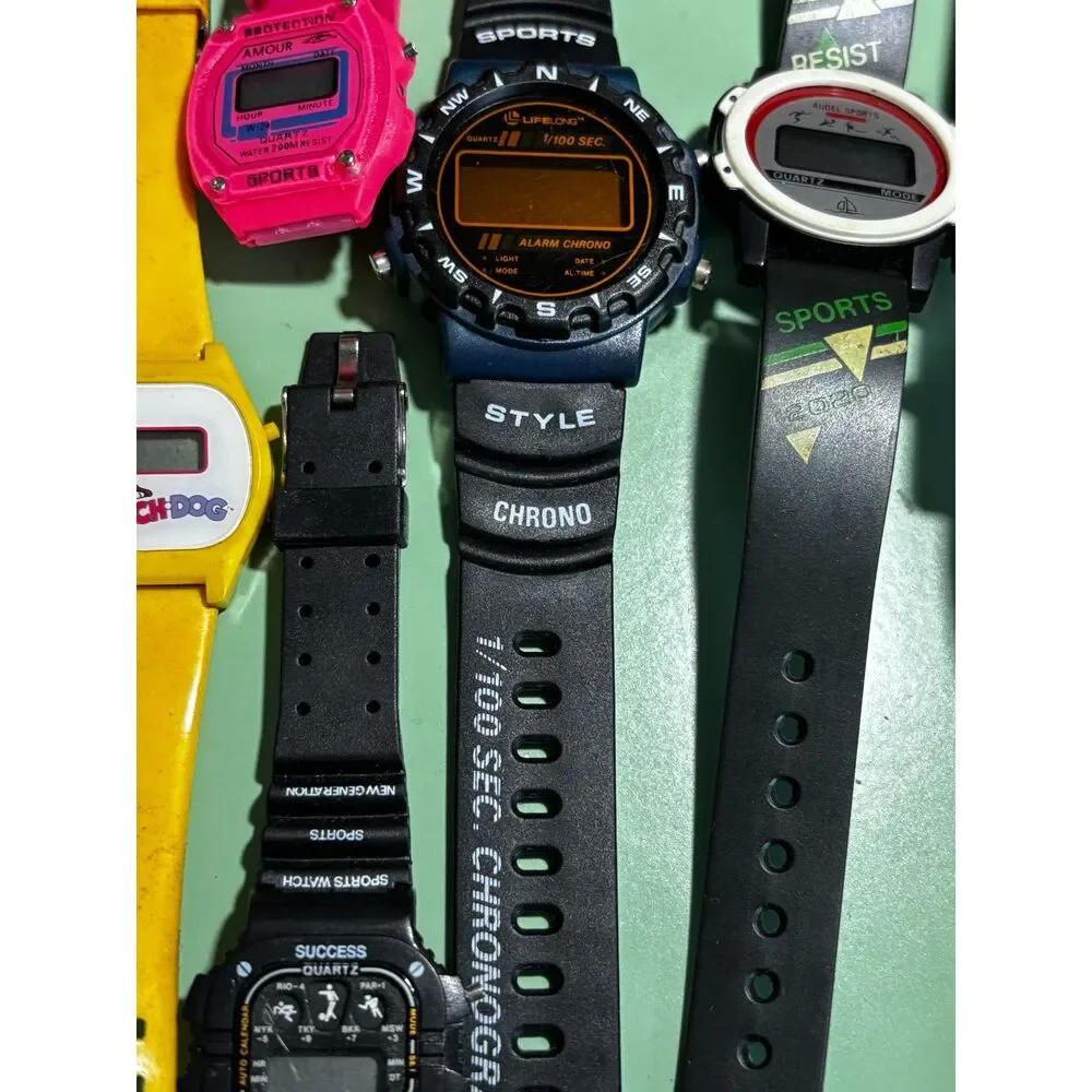 Lot of 17 digital vintage and novelty watches for parts/repair